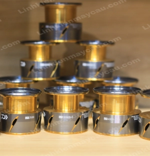 Spool Daiwa Freams - cối máy đứng daiwa