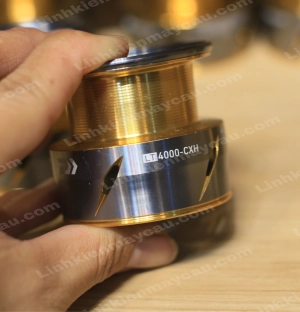 Spool Daiwa Freams - cối máy đứng daiwa