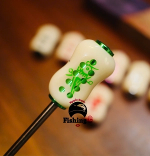 Núm tay quay mạt chược câu cá