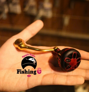 Tay quay vàng  độ máy câu FREAMS , EXCELER ( đời cũ )mút tròn EVA , núm tròn GOMEXUS , núm tròn