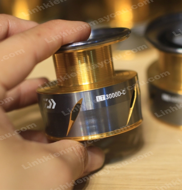 Spool Daiwa Freams - cối máy đứng daiwa