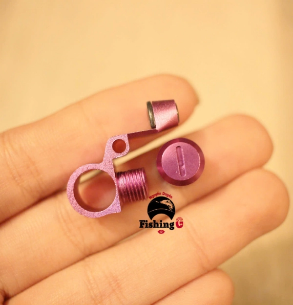 Linh kiện ABU , Lỗ thoát dây nắp chụp lưỡi gà ABU B4 P4 B5 P5 STX PRO