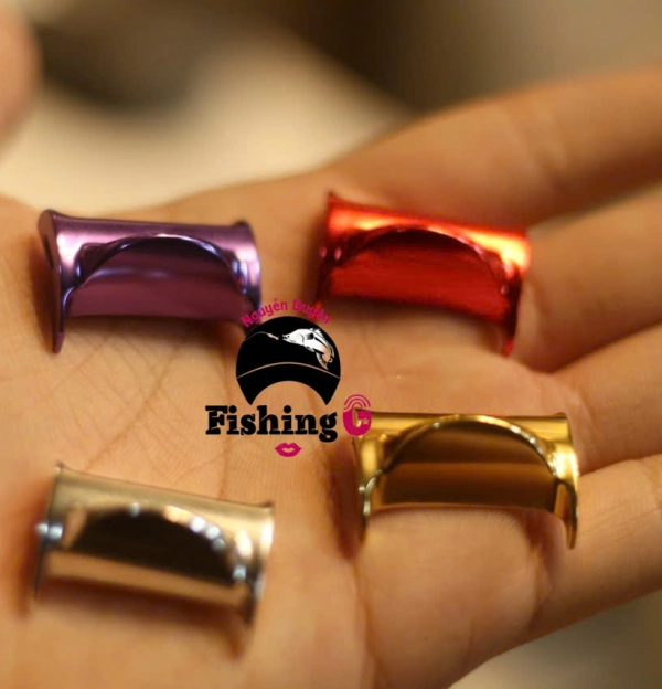 Nút bấm Spool gắn cho máy câu DAIWA