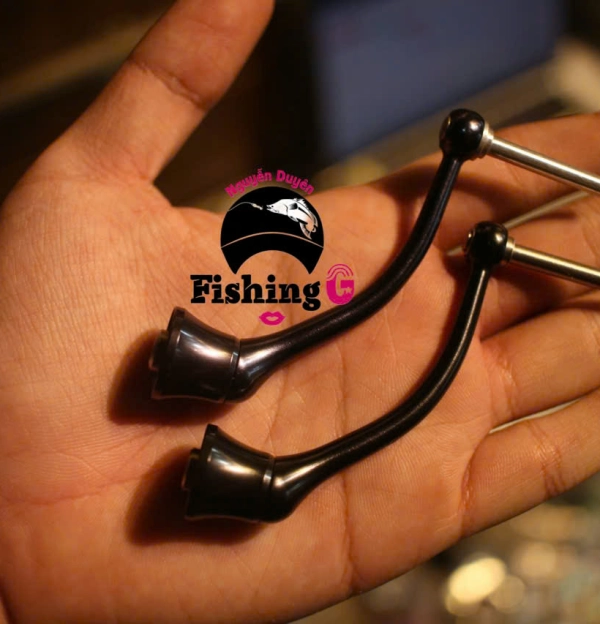 Tay quay đen độ máy câu REVROS TG  núm TITAN
